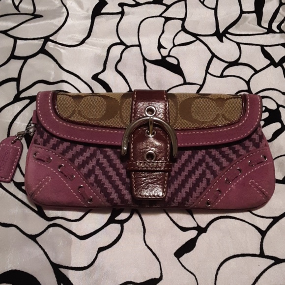 Coach Handbags - Authentic Coach Signature Wallet Coach Handbags - Authentic Coach Signature Wallet